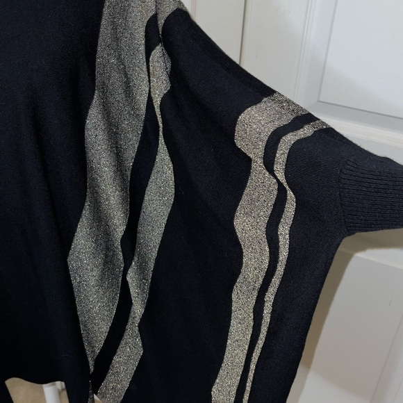 NWT Alfani Med black /silver tunic top - Picture 3 of 6